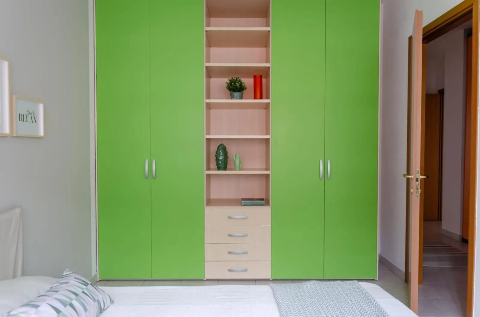 Metropolitan Home Gonin Milan 0*,